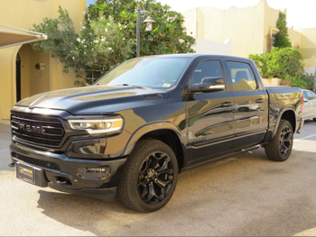 دودج  رام  لميتد  2020  اوتوماتيك  109,000 كم  8 سلندر  دفع رباعي  بيكب  أسود  تحت الضمان