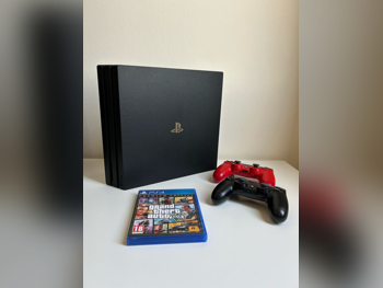 ملحقات اجهزة العاب الفيديو - سوني  - بلاي ستيشن 4 برو  - أسود