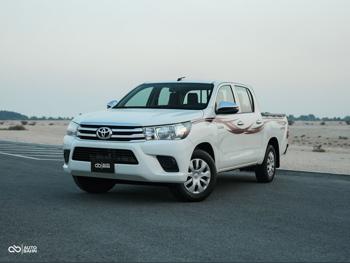 تويوتا  هاي لوكس  2022  عادي  81,000 كم  4 سلندر  دفع رباعي  بيكب  أبيض