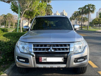 ميتسوبيشي  باجيرو  3.5  2016  اوتوماتيك  80,000 كم  6 سلندر  دفع رباعي  اس يو في  فضي