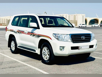 Toyota  Land Cruiser  GX  2013  Automatic  260,000 Km  6 Cylinder  Four Wheel Drive (4WD)  SUV  White