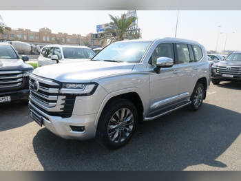 تويوتا  لاند كروزر  في اكس  2025  اوتوماتيك  0 كم  6 سلندر  دفع رباعي  اس يو في  فضي  تحت الضمان