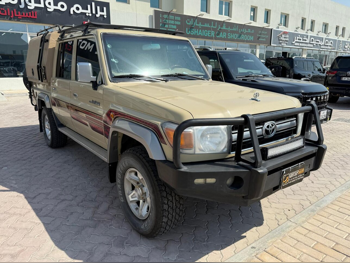 Toyota  Land Cruiser  LX  2018  Manual  137,000 Km  6 Cylinder  Four Wheel Drive (4WD)  Pick Up  Beige
