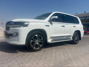تويوتا  لاند كروزر  جي اكس ار - غراند تورينغ  2020  اوتوماتيك  188,000 كم  6 سلندر  دفع رباعي  اس يو في  أبيض