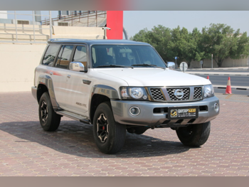 نيسان  باترول  سفاري  2016  عادي  234,000 كم  6 سلندر  دفع رباعي  اس يو في  أبيض