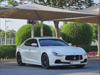 Maserati  Ghibli  2014  Automatic  117,000 Km  6 Cylinder  Rear Wheel Drive (RWD)  Sedan  White
