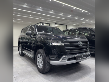 تويوتا  لاند كروزر  جي اكس  2024  اوتوماتيك  53,000 كم  6 سلندر  دفع رباعي  اس يو في  أسود  تحت الضمان