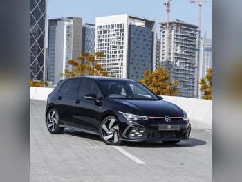 فوكس واغن  غولف  جي تي اي  2023  اوتوماتيك  47,000 كم  4 سلندر  سحب امامي  هاتشباك  أسود  تحت الضمان