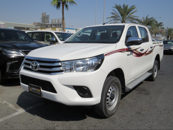 Toyota  Hilux  2022  Automatic  65,000 Km  4 Cylinder  Four Wheel Drive (4WD)  Pick Up  White