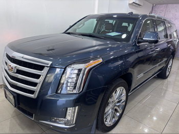 Cadillac  Escalade  2019  Automatic  138,000 Km  8 Cylinder  Four Wheel Drive (4WD)  SUV  Gray