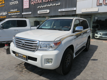 تويوتا  لاند كروزر  في اكس ار  2013  اوتوماتيك  312,000 كم  8 سلندر  دفع رباعي  اس يو في  أبيض