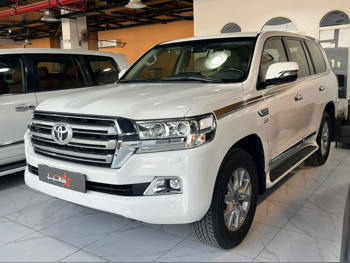 Toyota  Land Cruiser  VXR  2021  Automatic  38,000 Km  8 Cylinder  Four Wheel Drive (4WD)  SUV  White  With Warranty