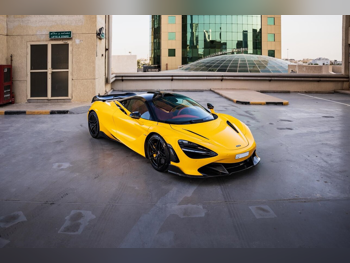 ماكلارين  720  اس  2018  اوتوماتيك  38,000 كم  8 سلندر  دفع خلفي  كوبيه \ سبورت  أصفر