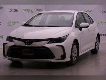 تويوتا  كورولا  2020  اوتوماتيك  125,000 كم  4 سلندر  سحب امامي  سيدان  أبيض