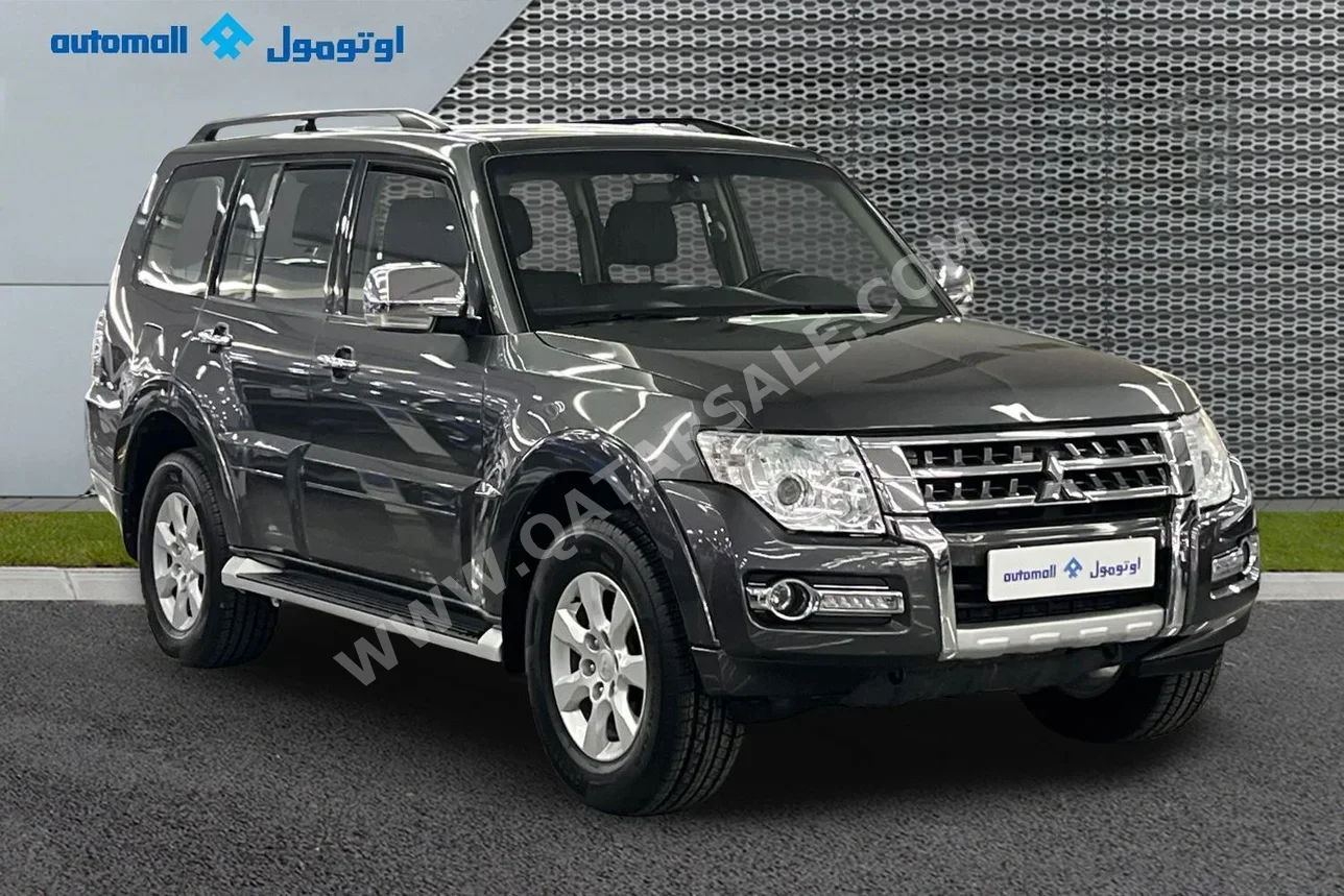 ميتسوبيشي  باجيرو  3.0  2022  اوتوماتيك  74,788 كم  6 سلندر  دفع رباعي  اس يو في  رمادي  تحت الضمان