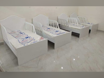 الأسّرة - فردي  - أبيض  - متضمنة المرتبة