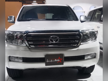 Toyota  Land Cruiser  VXR  2009  Automatic  570,000 Km  8 Cylinder  Four Wheel Drive (4WD)  SUV  White