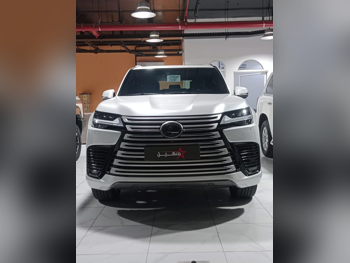 Lexus  LX  600 Luxury  2023  Automatic  62,000 Km  6 Cylinder  Four Wheel Drive (4WD)  SUV  White  With Warranty