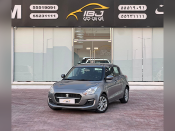 Suzuki  Swift  2022  Automatic  71,000 Km  4 Cylinder  Front Wheel Drive (FWD)  Hatchback  Silver