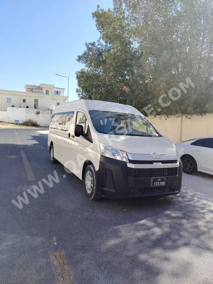 تويوتا  هايس  جي ال  2022  عادي  156,000 كم  6 سلندر  دفع خلفي  فان \ باص  أبيض