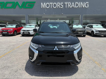 Mitsubishi  Outlander  2022  Automatic  39,000 Km  4 Cylinder  Four Wheel Drive (4WD)  SUV  Black  With Warranty