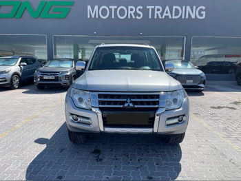 Mitsubishi  Pajero  GLS  2022  Automatic  106,000 Km  6 Cylinder  Four Wheel Drive (4WD)  SUV  Silver