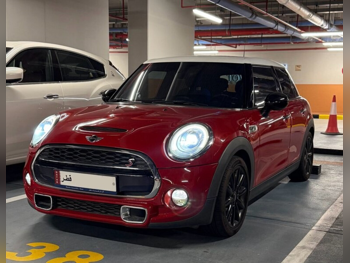 ميني  كوبر  اس  2016  اوتوماتيك  93,000 كم  4 سلندر  سحب امامي  هاتشباك  أحمر