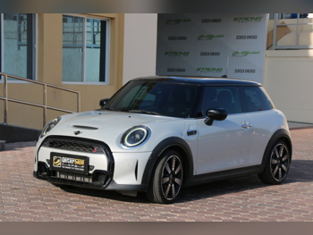 ميني  كوبر  اس  2023  اوتوماتيك  88,000 كم  4 سلندر  سحب امامي  هاتشباك  فضي  تحت الضمان