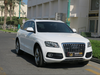 اودي  كيو 5  3.2 اس-لاين  2012  اوتوماتيك  179,000 كم  6 سلندر  دفع كلي مستمر  اس يو في  أبيض