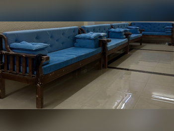 أثاث اخارجي - بنى  - كراسي خارجية  -عدد المقاعد 4