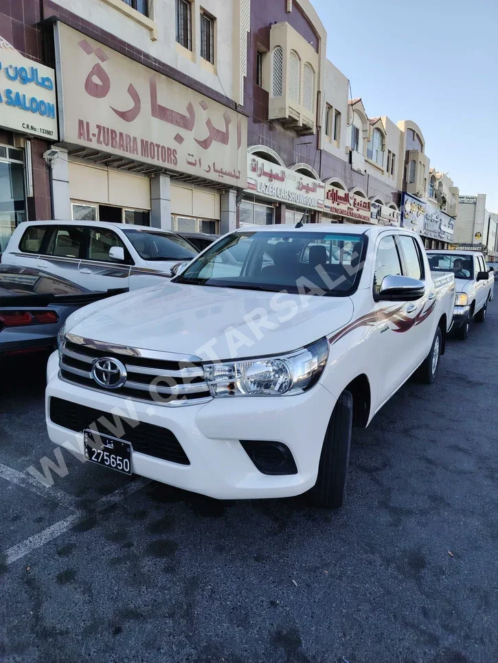 Toyota  Hilux  2022  Manual  140,000 Km  4 Cylinder  Four Wheel Drive (4WD)  Pick Up  White