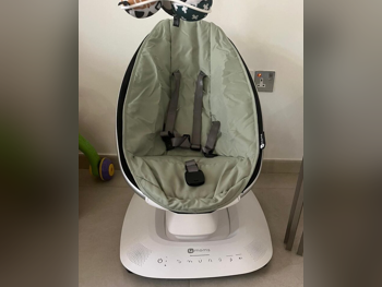 مقعد الطفل / الكراسي الهزازة والأراجيح