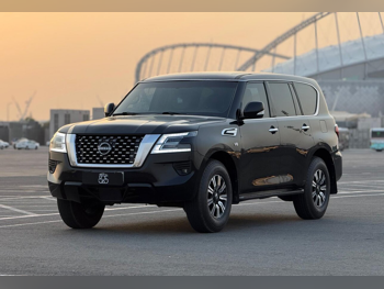 نيسان  باترول  اس اي  2013  اوتوماتيك  317,000 كم  8 سلندر  دفع رباعي  اس يو في  أسود