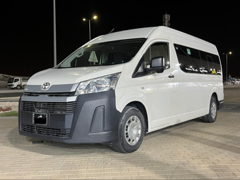 Toyota  Hiace  2022  Manual  358,000 Km  4 Cylinder  Rear Wheel Drive (RWD)  Van / Bus  White