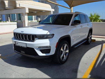 Jeep  Grand Cherokee  Limited  2022  Automatic  41,000 Km  6 Cylinder  Four Wheel Drive (4WD)  SUV  White  With Warranty