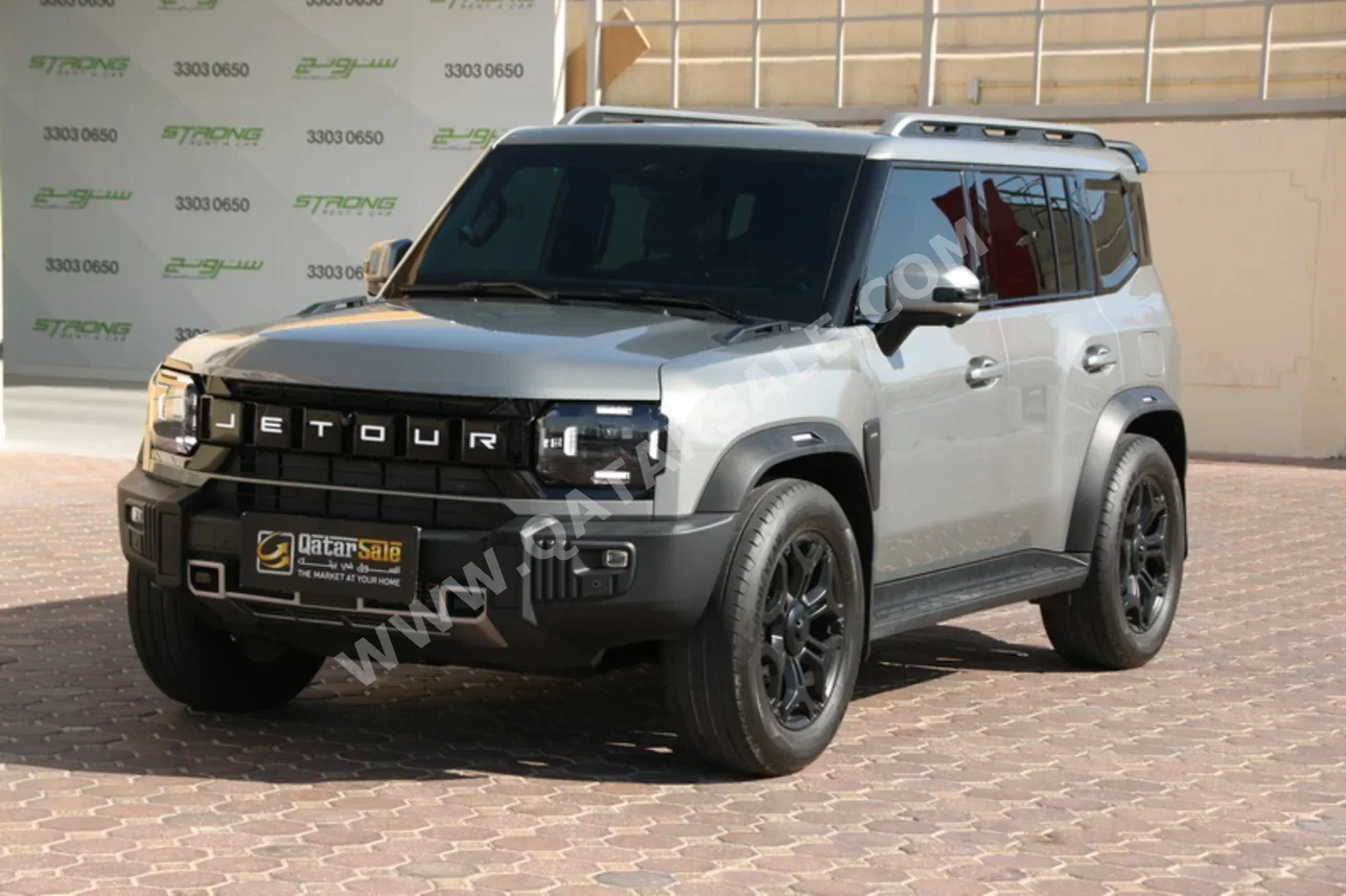 Jetour  T2  Luxury  2025  Automatic  32,000 Km  4 Cylinder  Four Wheel Drive (4WD)  SUV  Gray  With Warranty