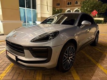 Porsche  Macan  2022  Automatic  30,000 Km  4 Cylinder  Four Wheel Drive (4WD)  SUV  Silver  With Warranty