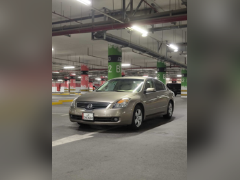 نيسان  ألتيما  2.5 اس  2008  اوتوماتيك  98,000 كم  4 سلندر  سحب امامي  سيدان  ذهبي