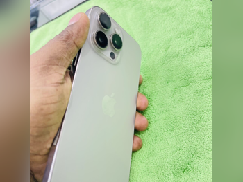 هواتف نقالة ابل  - ايفون 16  - برو ماكس  - تيتانيوم طبيعي  - 256 جيجابايت