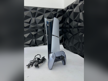 Video Games Consoles - Sony  - PlayStation 5 Digital  - 1 TB  -Included Controllers: 1