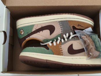 أحذية نايكي ( آير جوردون)  صوف  متعدد الألوان مقاس 40  فيتنام  رجالي