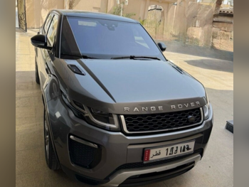 Land Rover  Evoque  Dynamic HSE  2017  Automatic  85,000 Km  4 Cylinder  All Wheel Drive (AWD)  SUV  Gray