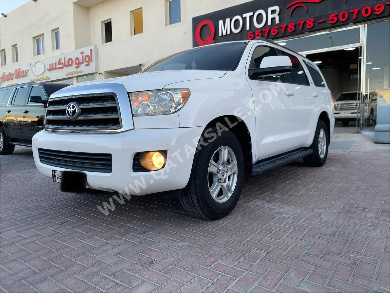 Toyota  Sequoia  SR5  2015  Automatic  425,000 Km  8 Cylinder  Four Wheel Drive (4WD)  SUV  White