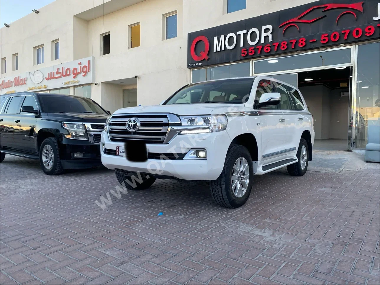تويوتا  لاند كروزر  في اكس ار  2016  اوتوماتيك  240,000 كم  8 سلندر  دفع رباعي  اس يو في  أبيض