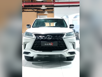 Lexus  LX  570  2012  Automatic  196,000 Km  8 Cylinder  Four Wheel Drive (4WD)  SUV  White