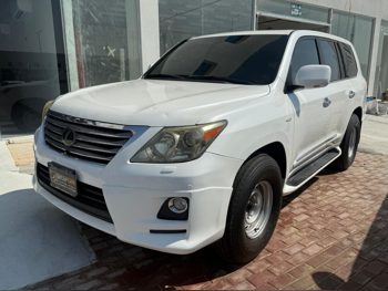 Lexus  LX  570 S  2011  Automatic  315,000 Km  8 Cylinder  Four Wheel Drive (4WD)  SUV  White