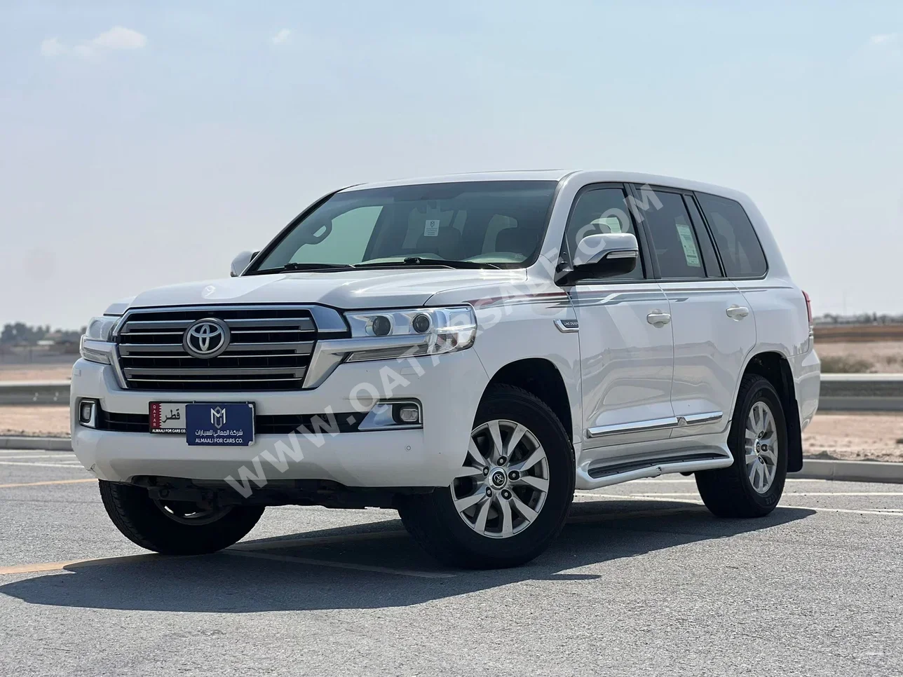 تويوتا  لاند كروزر  جي اكس ار  2021  اوتوماتيك  145,000 كم  6 سلندر  دفع رباعي  اس يو في  أبيض