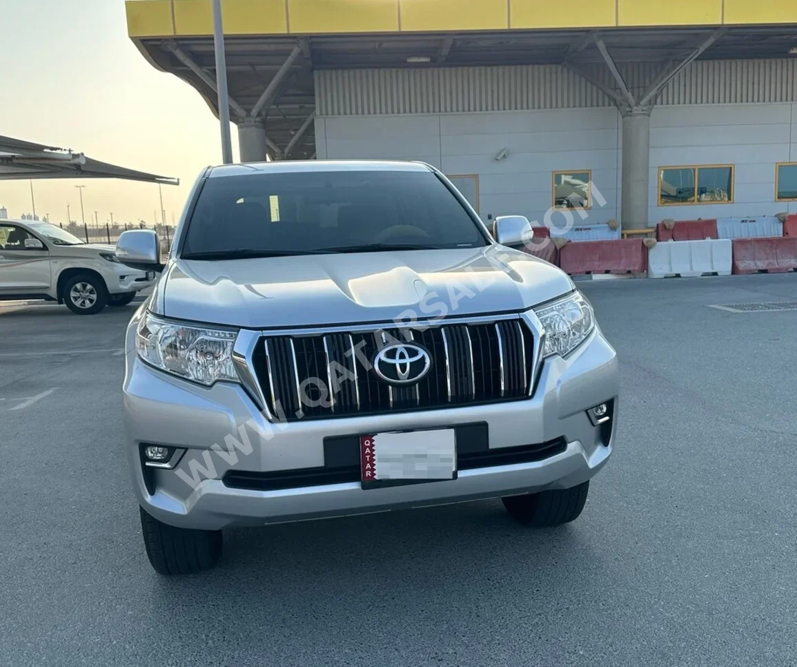 تويوتا  برادو  تي اكس ال  2019  اوتوماتيك  167,000 كم  4 سلندر  دفع رباعي  اس يو في  فضي