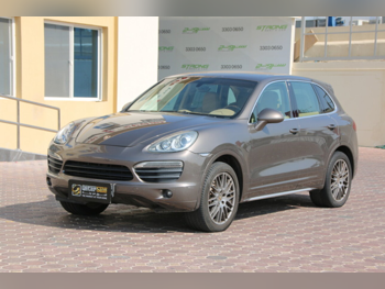 بورش  كيان  اس  2011  اوتوماتيك  100,000 كم  8 سلندر  دفع رباعي  اس يو في  بني