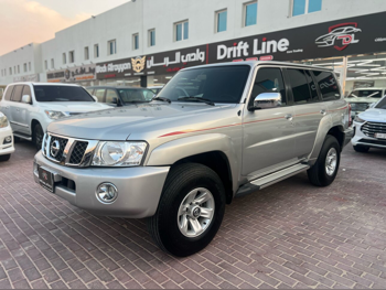 نيسان  باترول  سفاري  2017  عادي  100,000 كم  8 سلندر  دفع رباعي  اس يو في  فضي